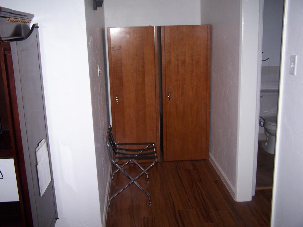 Roulette Motel Las Vegas Room photo